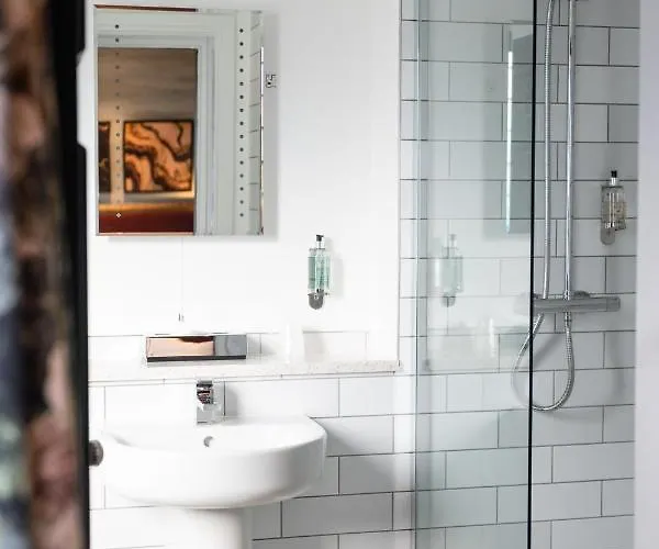 Hotel The Pine Marten By Innkeeper'S Collection 4*